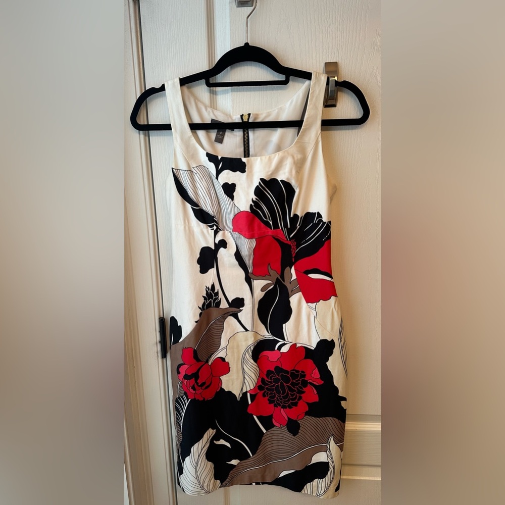 Beautiful form fitting boutique dress